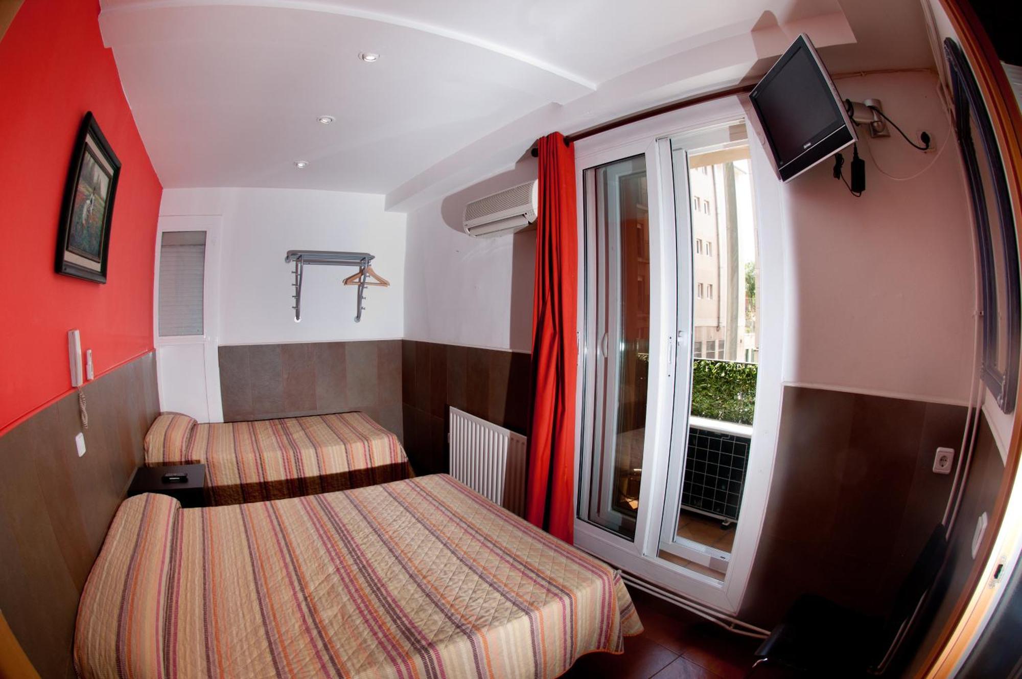 Be Ramblas Guest House Барселона Экстерьер фото