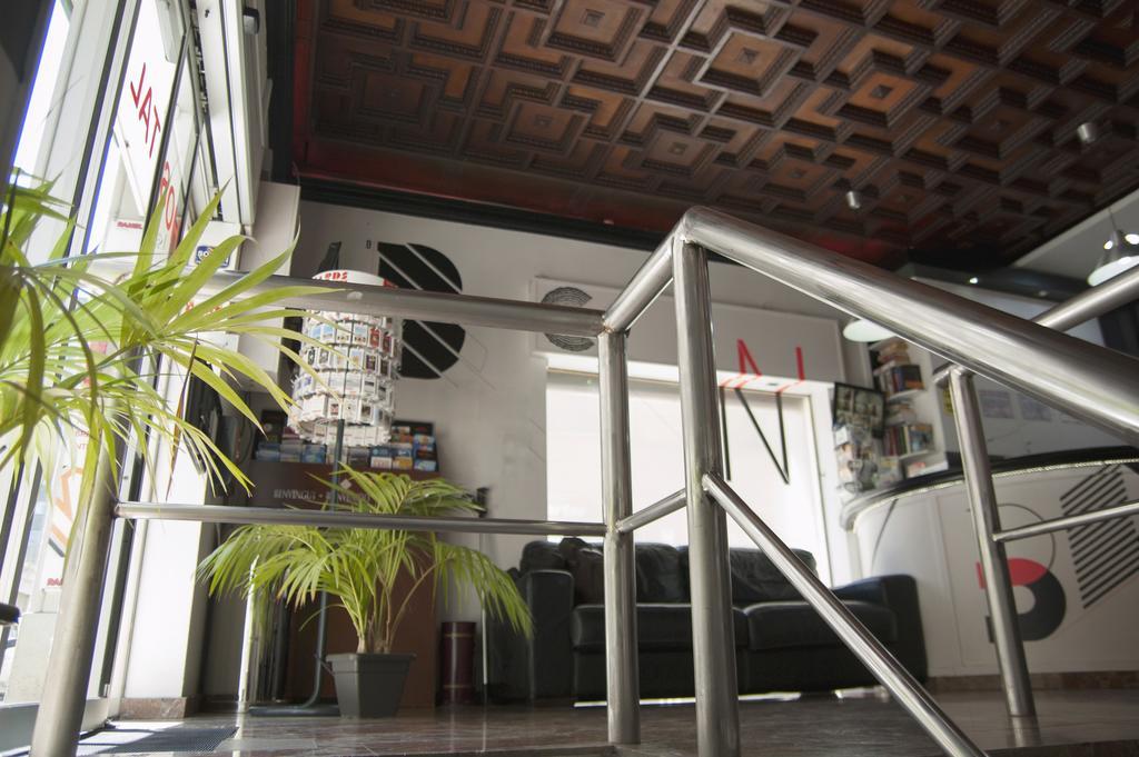 Be Ramblas Guest House Барселона Экстерьер фото