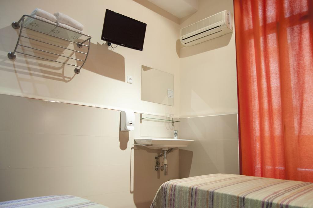 Be Ramblas Guest House Барселона Экстерьер фото