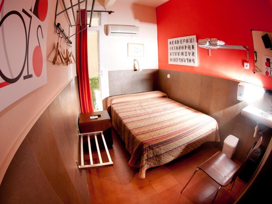 Be Ramblas Guest House Барселона Экстерьер фото