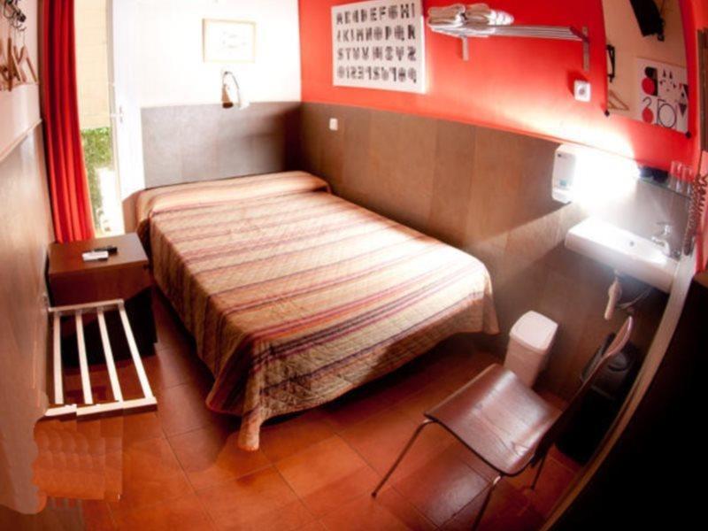 Be Ramblas Guest House Барселона Экстерьер фото