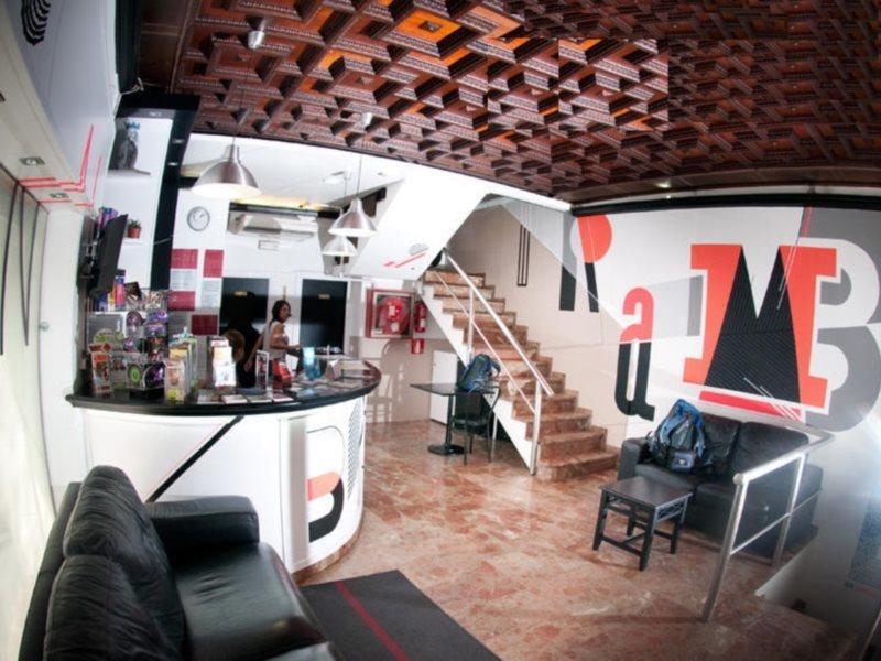 Be Ramblas Guest House Барселона Экстерьер фото